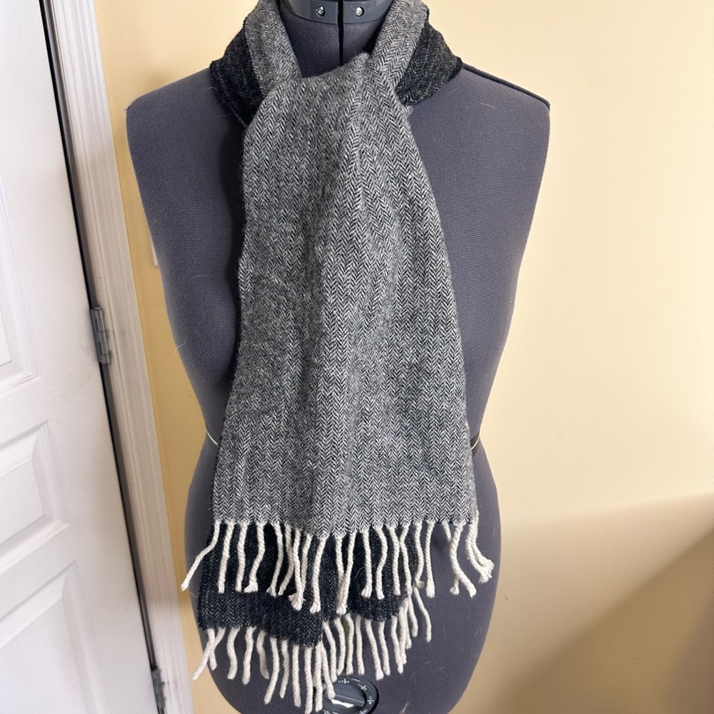 Made in Italy cashmere and wool reversible scarf